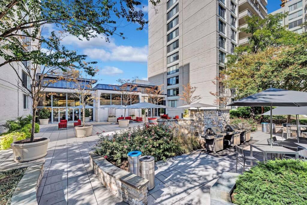 Modern Apartment At Crystal City أرلنغتون المظهر الخارجي الصورة