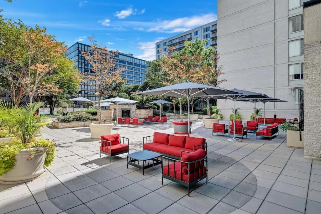 Modern Apartment At Crystal City أرلنغتون المظهر الخارجي الصورة